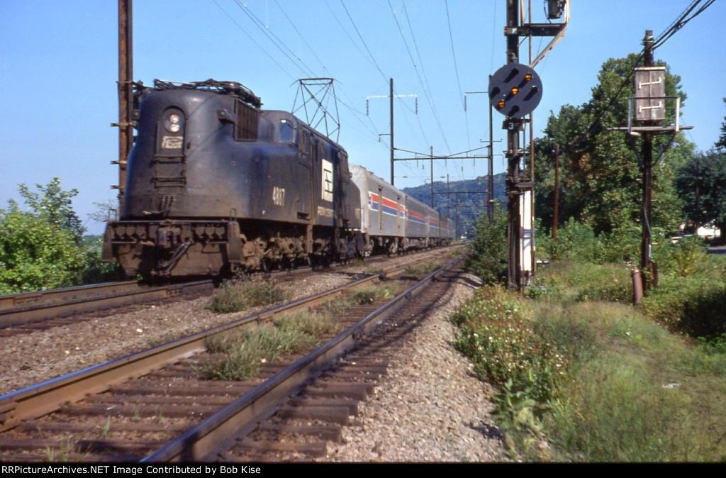 PC GG1 4887 with Amtrak Train 440
